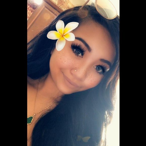 Meet your Posher, Erica - Picture 1 of 1